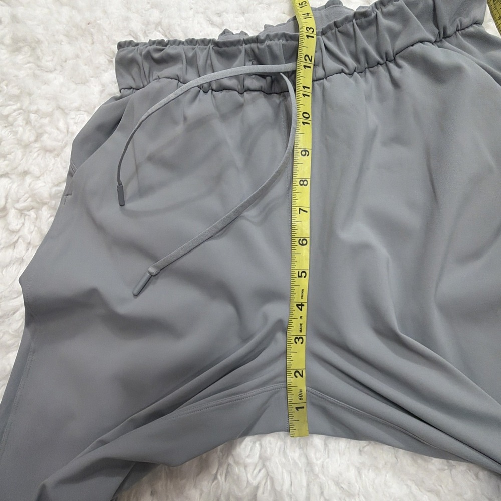 Lululemon Women's 6 Sage Grey Luxtreme Keep Moving Pants HR Minimalist Modern - Picture 10 of 11